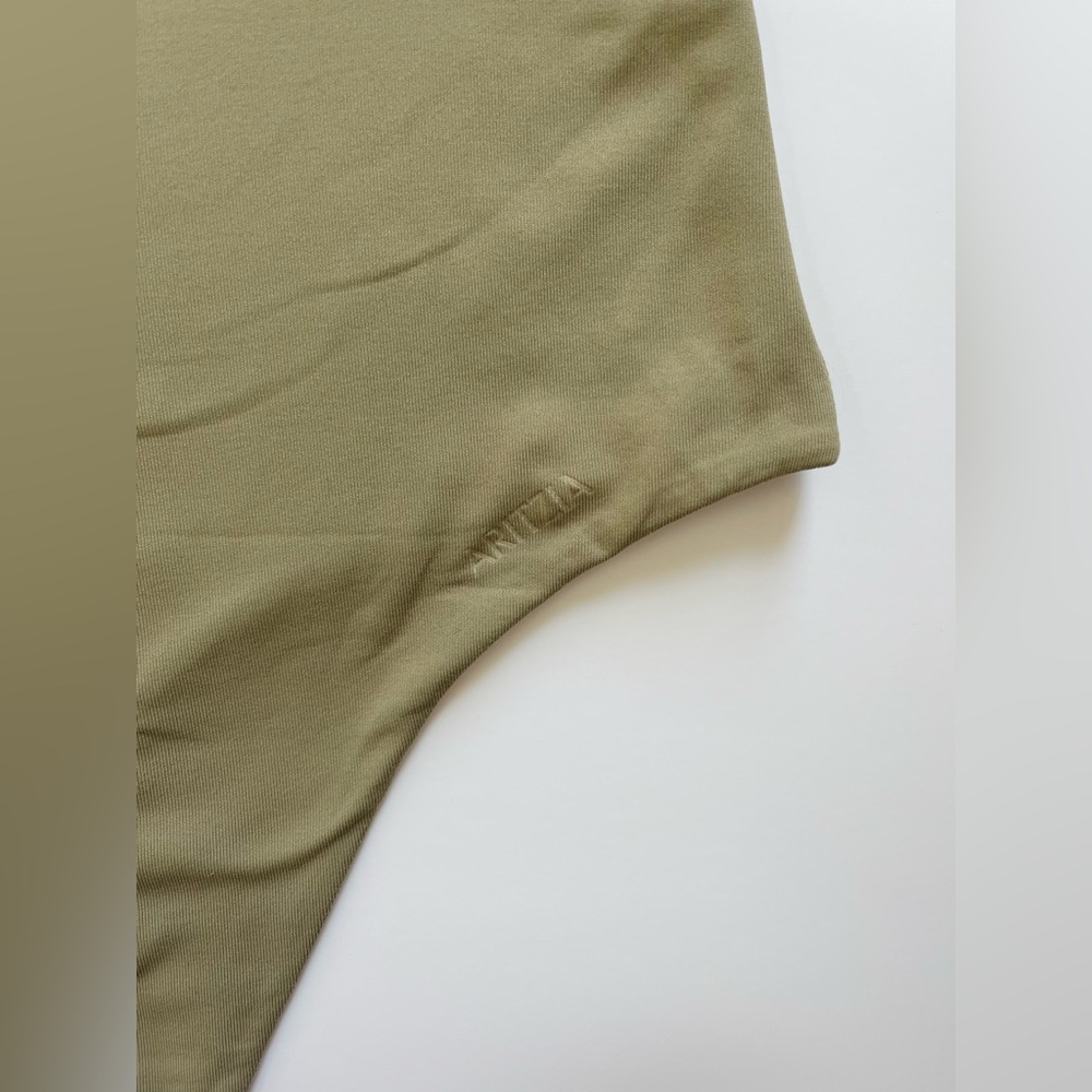 aritzia original contour bodysuit - Picture 4 of 5